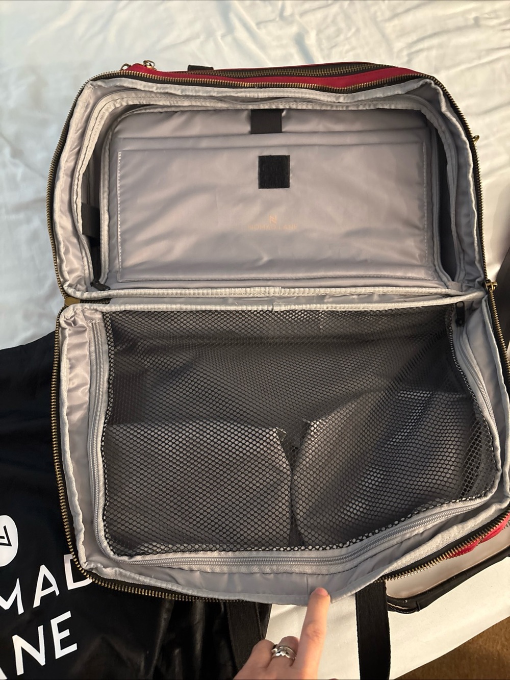 Nomad Lane Bento Bordeaux Berry Red Carry-On Duffel Bag Travel Suitcase + Cases - Picture 7 of 13